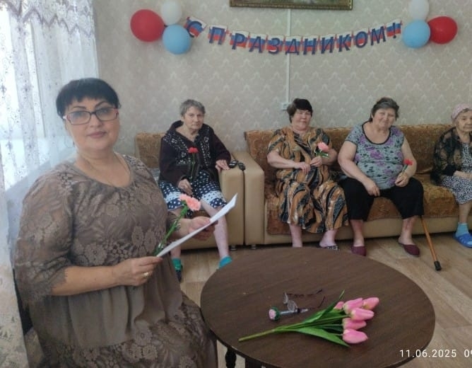 Культорганизатор социально – реабилитационного отделения № 3 «Добрый свет» организовала и провела праздничное мероприятие, посвящённое Дню Народного Единства