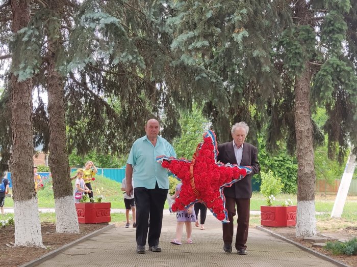 В День памяти и скорби прошло мероприятие с участием клуба "Рябинушка"